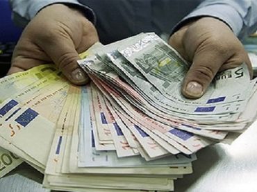 Сотрудник Deutsche Bank уличен в махинациях